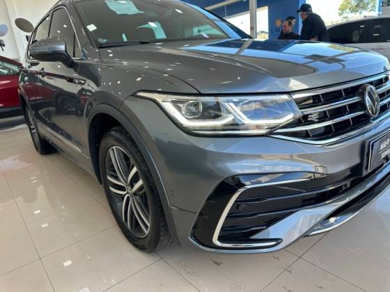 VOLKSWAGEN TIGUAN 2.0 300 TSI GASOLINA ALLSPACE R-LINE AUTOMÁTICO VOLKSWAGEN TIGUAN 2.0 300 TSI GASOLINA ALLSPACE R-LINE AUTOMÁTICO
